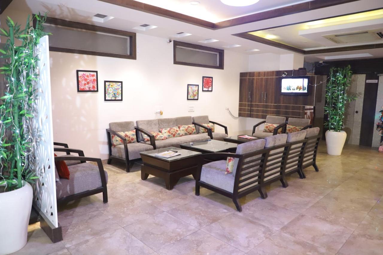Genx Le Crescent Ghaziabad Hotel Buitenkant foto