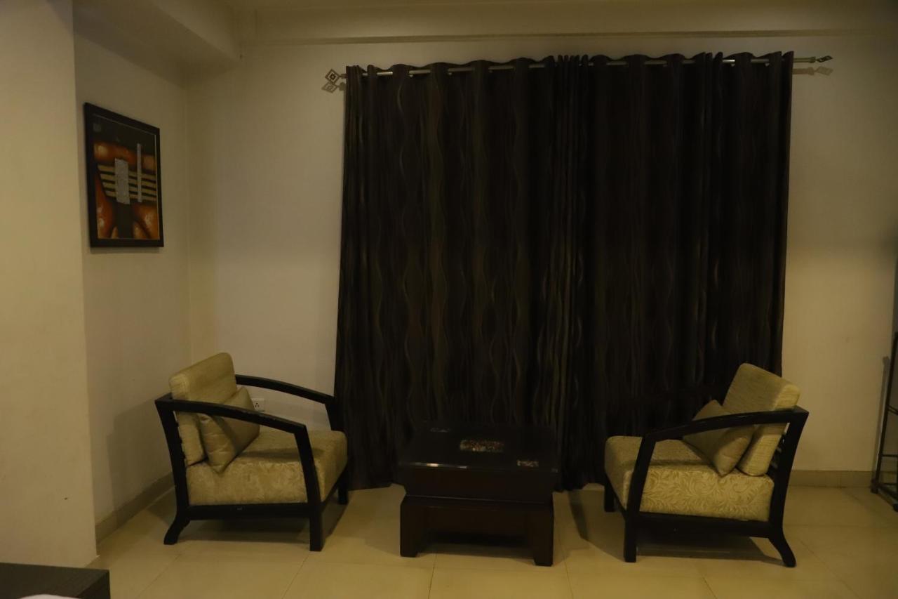 Genx Le Crescent Ghaziabad Hotel Buitenkant foto
