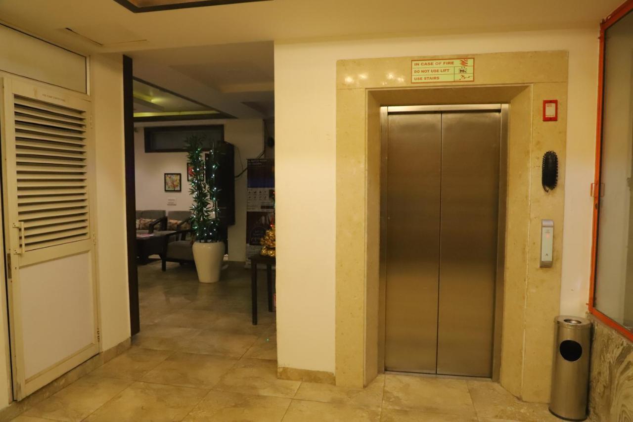 Genx Le Crescent Ghaziabad Hotel Buitenkant foto