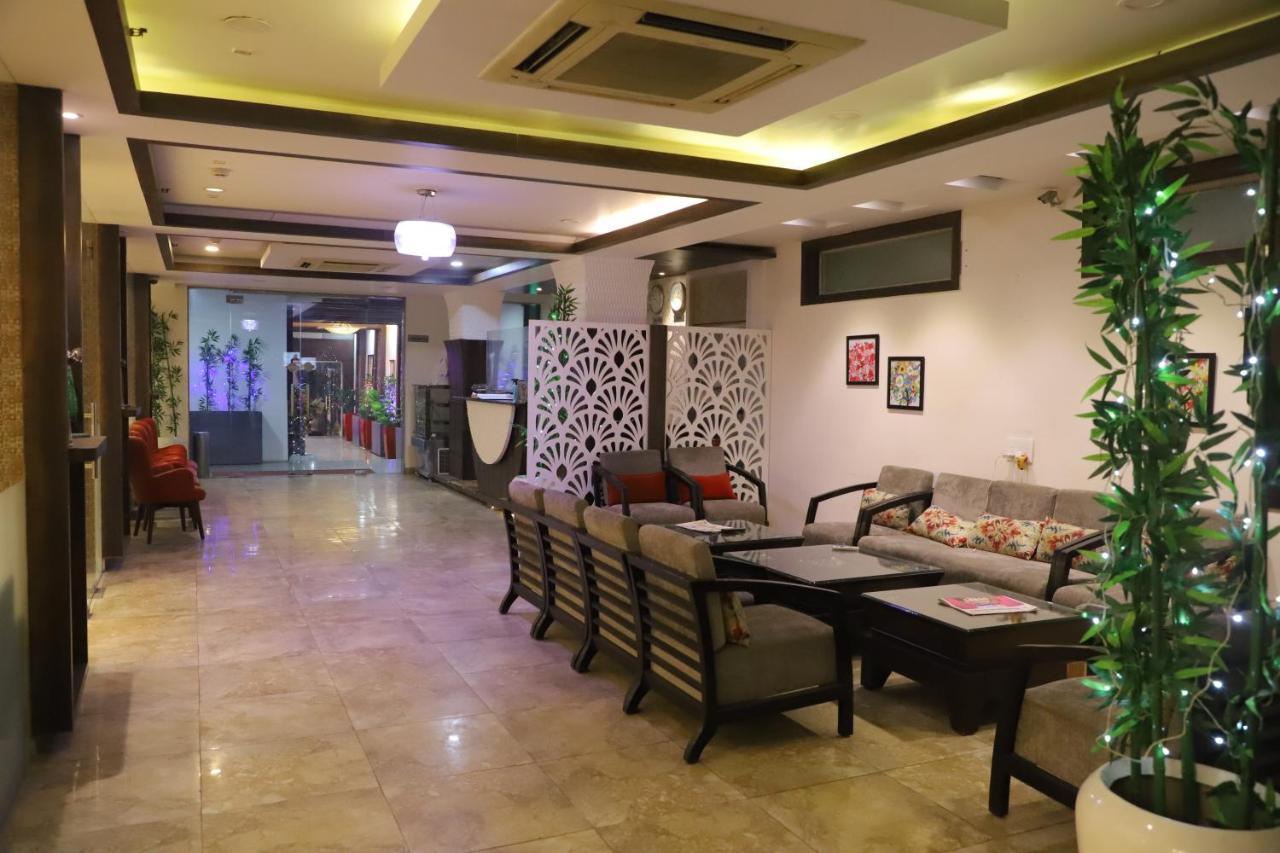 Genx Le Crescent Ghaziabad Hotel Buitenkant foto