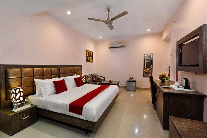 Genx Le Crescent Ghaziabad Hotel Buitenkant foto