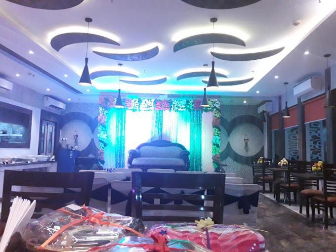 Genx Le Crescent Ghaziabad Hotel Buitenkant foto