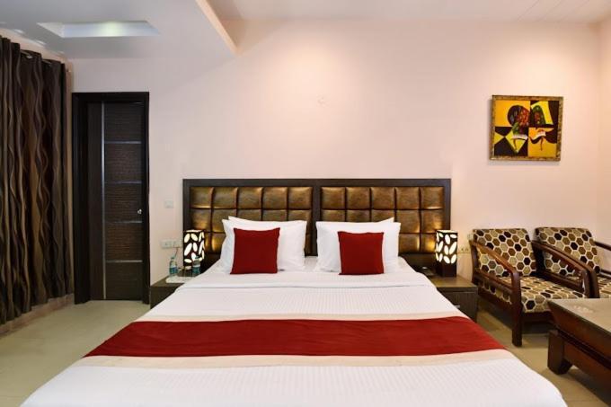 Genx Le Crescent Ghaziabad Hotel Buitenkant foto