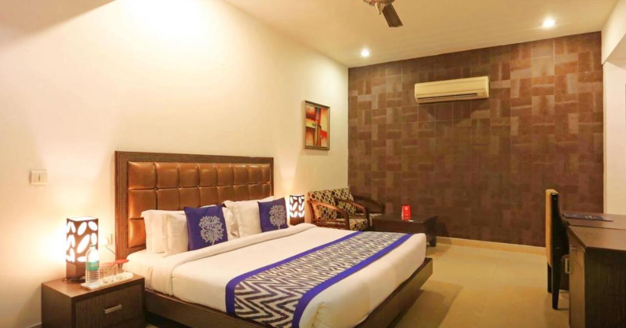 Genx Le Crescent Ghaziabad Hotel Buitenkant foto