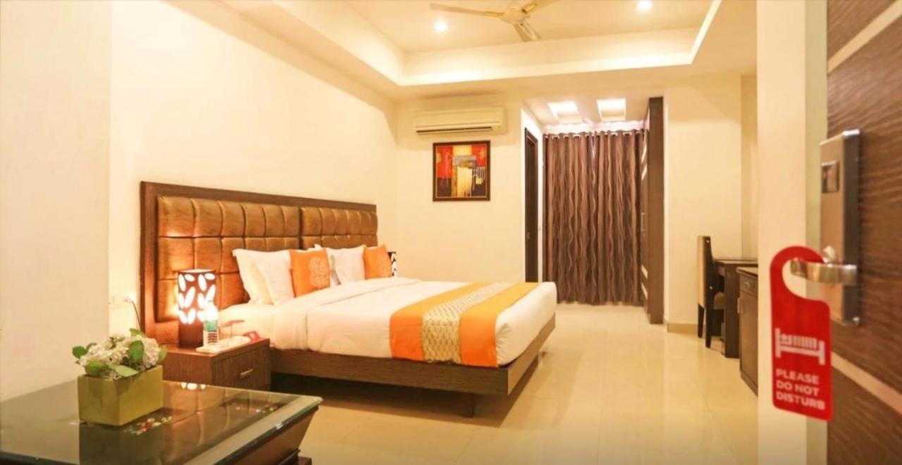 Genx Le Crescent Ghaziabad Hotel Buitenkant foto