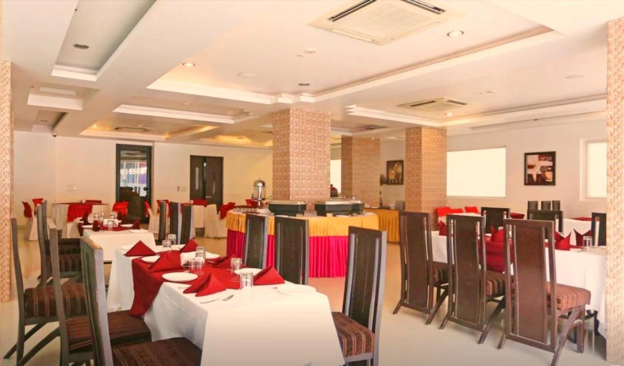 Genx Le Crescent Ghaziabad Hotel Buitenkant foto