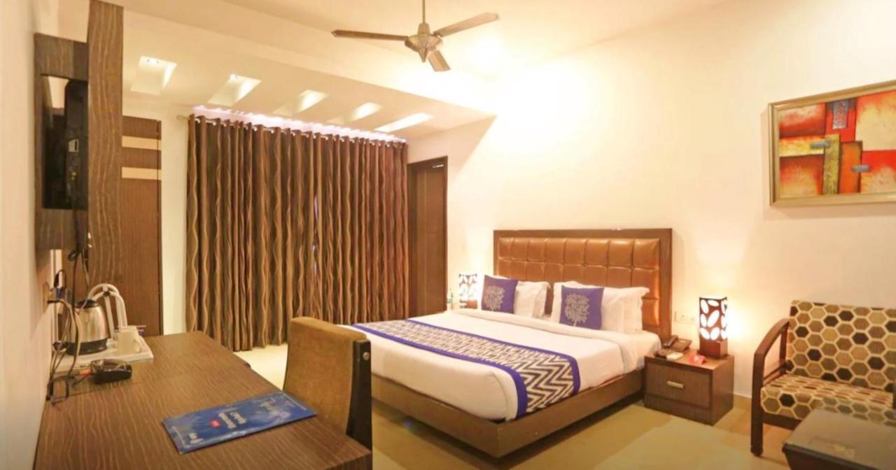 Genx Le Crescent Ghaziabad Hotel Buitenkant foto