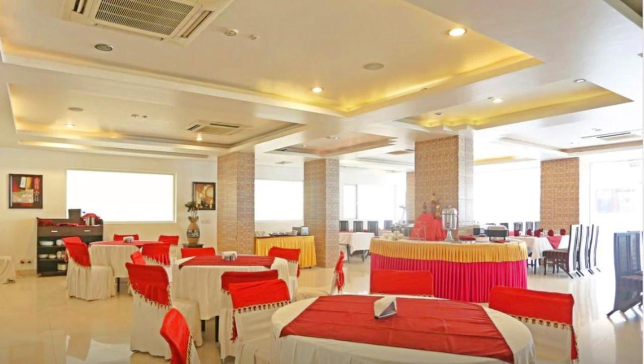 Genx Le Crescent Ghaziabad Hotel Buitenkant foto