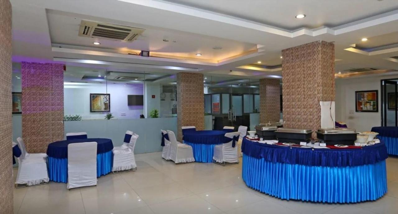 Genx Le Crescent Ghaziabad Hotel Buitenkant foto