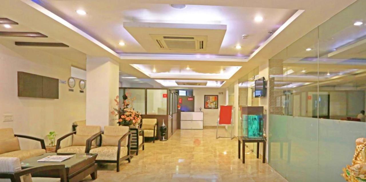 Genx Le Crescent Ghaziabad Hotel Buitenkant foto