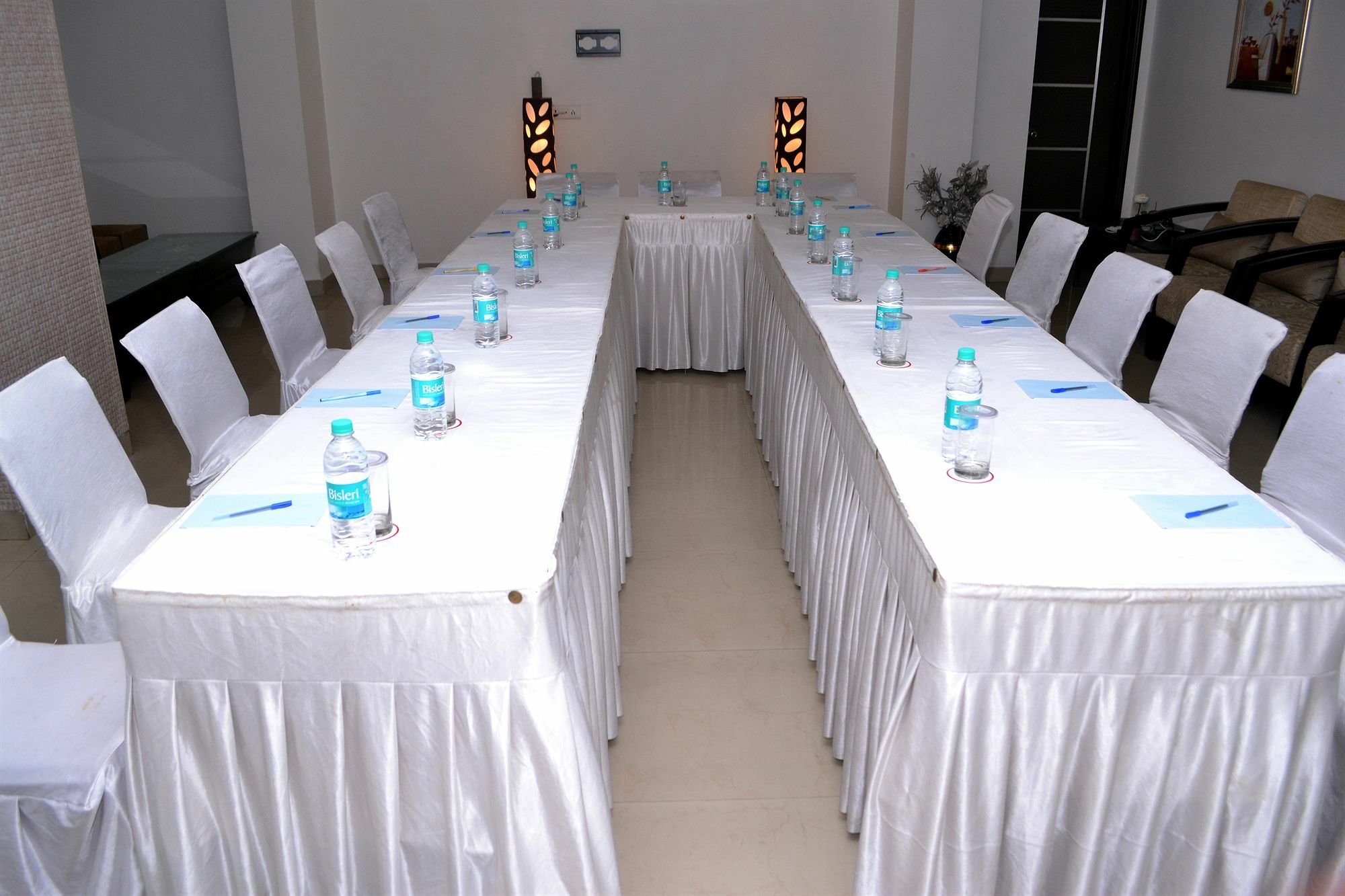 Genx Le Crescent Ghaziabad Hotel Buitenkant foto