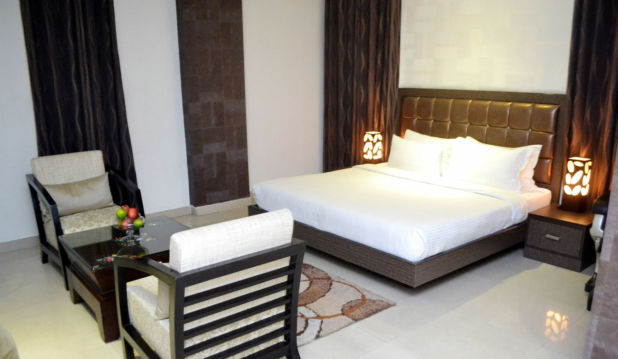 Genx Le Crescent Ghaziabad Hotel Buitenkant foto