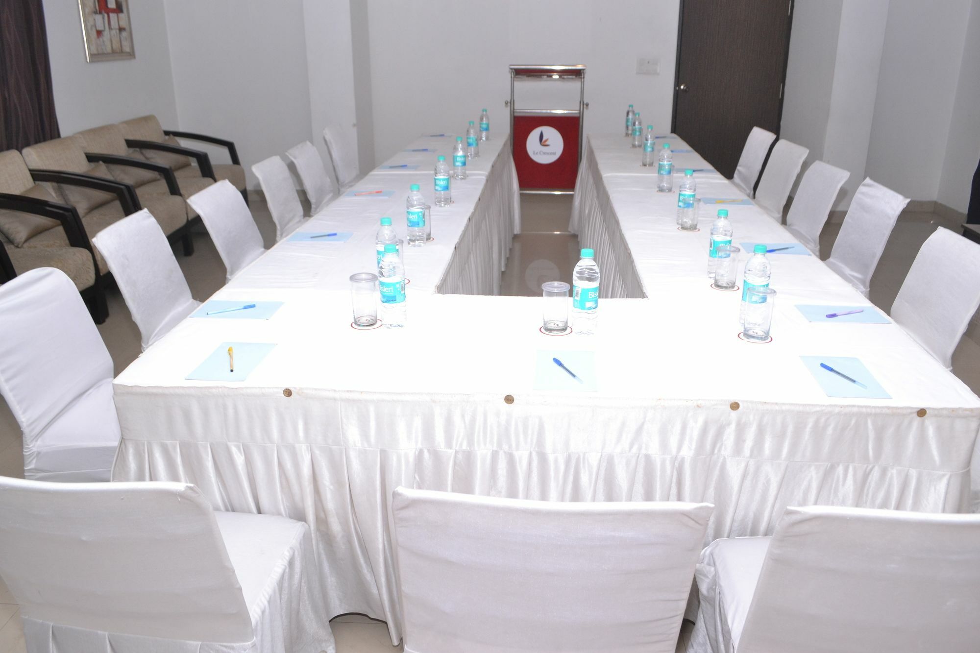 Genx Le Crescent Ghaziabad Hotel Buitenkant foto