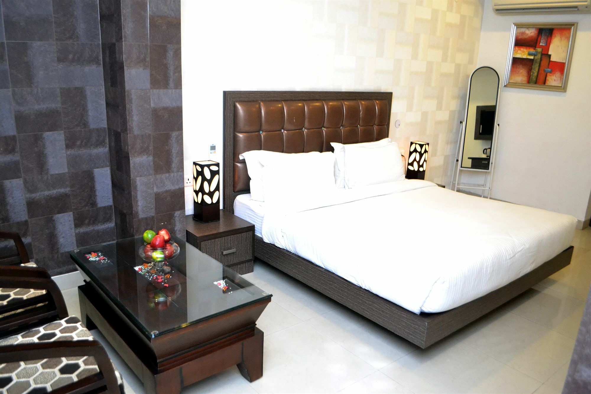 Genx Le Crescent Ghaziabad Hotel Buitenkant foto